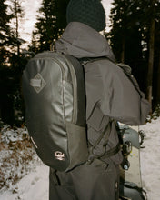 Laden Sie das Bild in den Galerie-Viewer, Herschel - All Season Backpack 17L black
