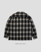 Laden Sie das Bild in den Galerie-Viewer, Nomadik - Ombre Check Shirt black