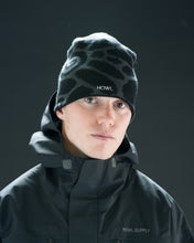 Laden Sie das Bild in den Galerie-Viewer, Howl - No Cuff Beanie black