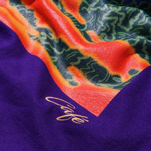 Laden Sie das Bild in den Galerie-Viewer, Cafe Skateboards - Clifton Tee purple