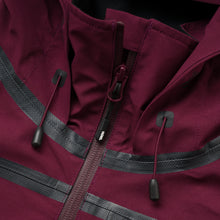 Laden Sie das Bild in den Galerie-Viewer, Howl - Taped Snow Jacket burgundy